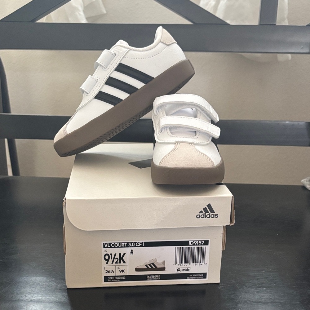 adidas Kids' VL court- new with box!!